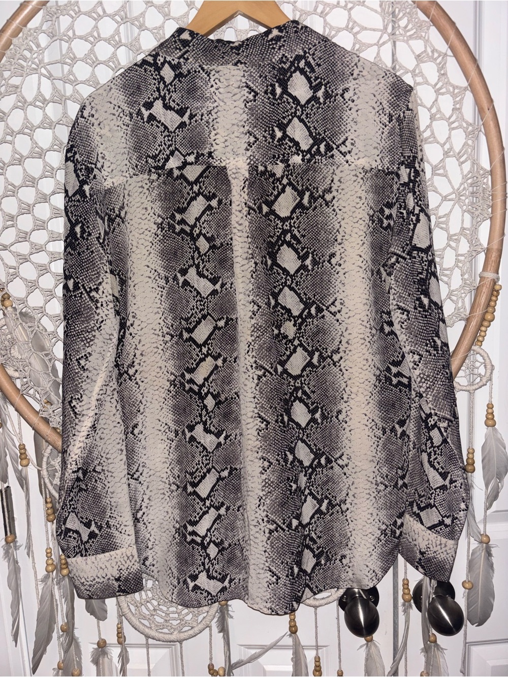 Equipment Femme Snake Print Button-Up Blouse Size Large A00401 - Picture 4 of 8